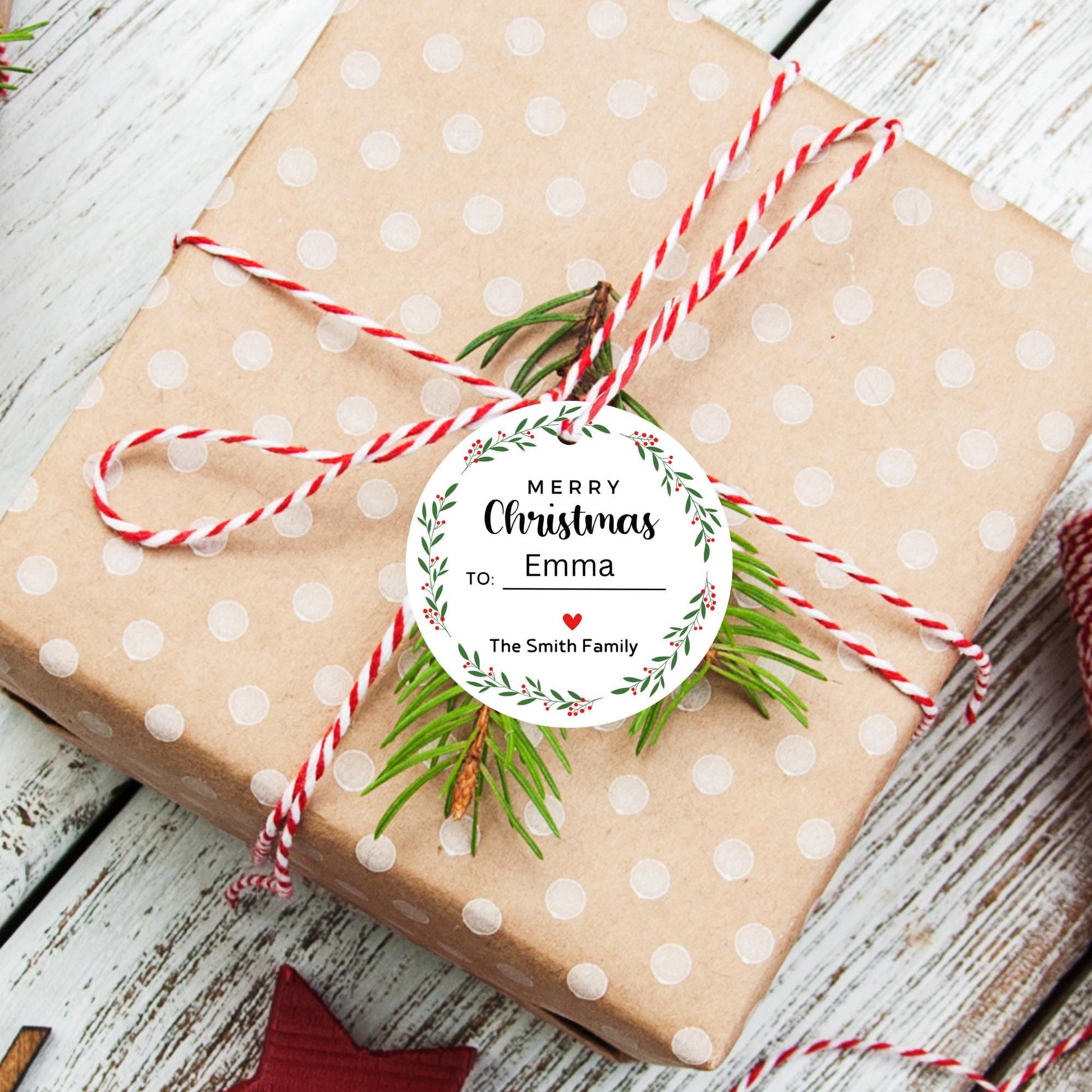 Floral Christmas Wreath Personalized Gift Tags, Custom Holiday To and From Tags for Gift Wrapping